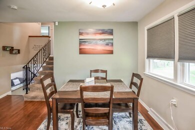 Eat-in Kitchen