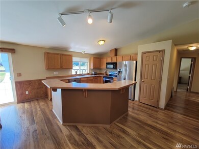 17615 Meadowlark Ln SE, Yelm, WA 98597 - photo 4