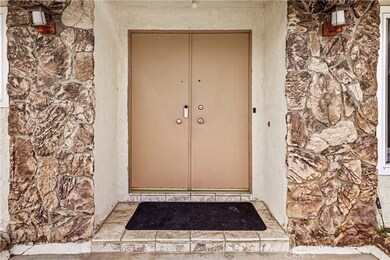 13820 Dahlgren Dr, Victorville, CA 92395 - photo 4