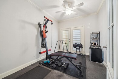 Another secondary bedroom on the 1st floor. This c