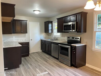 603 Jarman St, Jacksonville, NC 28540 - photo 6