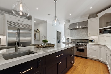 Incredible Cooks Kitchen with Walkout to Pool