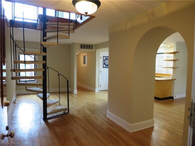2577 Overlook Rd unit 6, Cleveland, OH 44106 - photo 5
