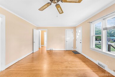 645 Holland Dr, Statesville, NC 28677 - photo 7