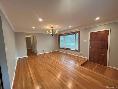 1577 E Melton Rd, Birmingham, MI 48009 - photo 4