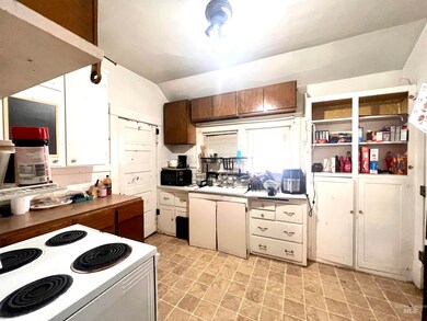 1610 Miller Ave, Burley, ID 83318 - photo 4