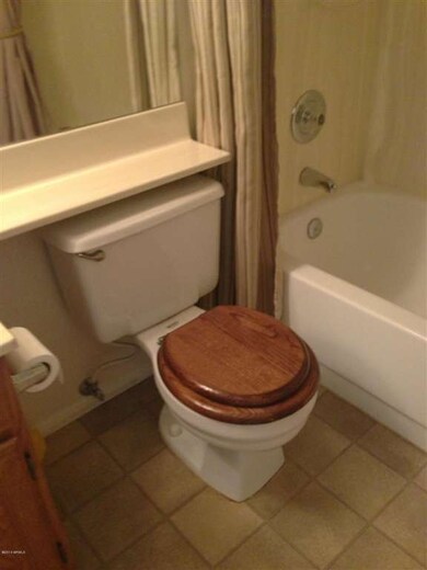 hall bath with tub