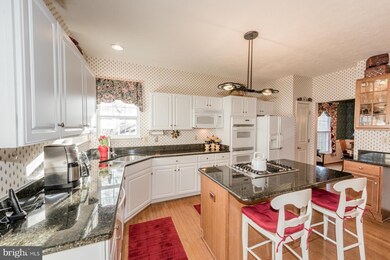2407 Kemper Rd, Crofton, MD 21114 - photo 4