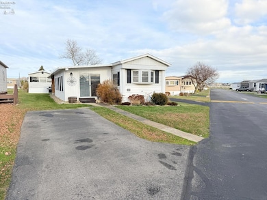 1859 NE Catawba Rd unit 125, Port Clinton, OH 43452 - photo 6