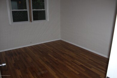 1346 Victory Blvd, Staten Island, NY 10301 - photo 5