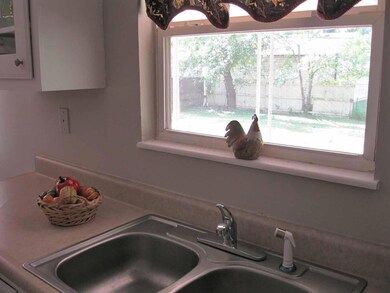 17kitchenwindow