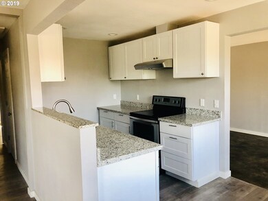 716 E 15th St, the Dalles, OR 97058 - photo 7