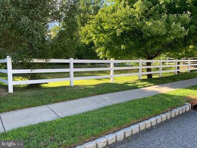 141 Rittenhouse Dr, Woodbury, NJ 08096 - photo 3