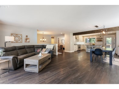 12245 SE Quietwoods St, Happy Valley, OR 97086 - photo 6