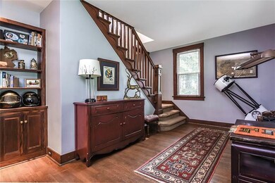 The Entry is Ideal for Greeting Family and Friends