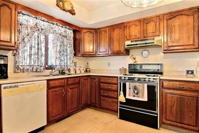 10138 Arizona St, Crown Point, IN 46307 - photo 4