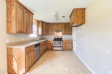 556 W Mchenry Rd, Mc Henry, MS 39561 - photo 7