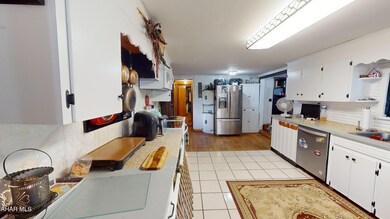 198-Cross-Cove-Rd-Roaring-Spring-PA-0517