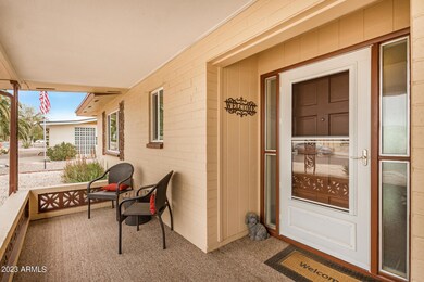 Front patio w mountain view