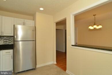 2941 Charredwood Dr, District Heights, MD 20747 - photo 4