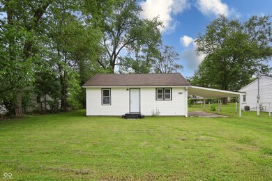 523 Patterson Rd, Columbus, IN 47203 - photo 2