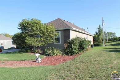 921 SE 44th Terrace, Topeka, KS 66609 - photo 2