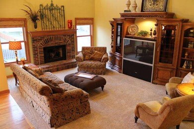 449 Sudbury Cir, Oswego, IL 60543 - photo 5