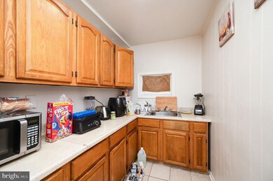 513A Maple St, Reading, PA 19602 - photo 7