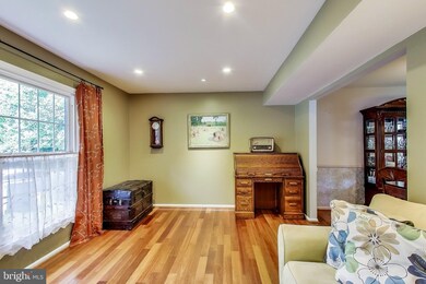 6123 Wilmington Dr, Burke, VA 22015 - photo 4