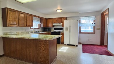 718 5th St S, Sauk Centre, MN 56378 - photo 5