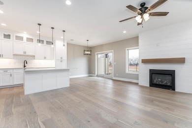 2438 Rolling Creek Ln, Dubuque, IA 52003 - photo 3