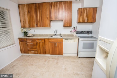 2913 Williamsburg Ct, Woodbridge, VA 22191 - photo 2