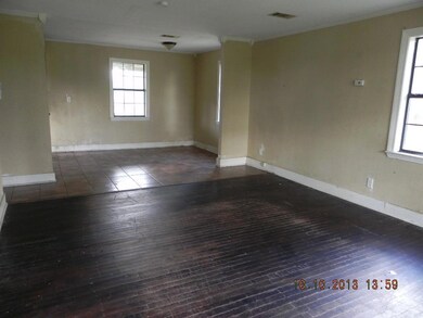 3 Carroll living rm