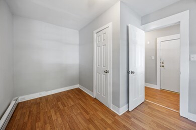 32 Harding Place, New Haven, CT 06511 - photo 2