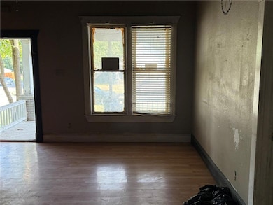 613 W 2nd St, Pittsburg, KS 66762 - photo 4