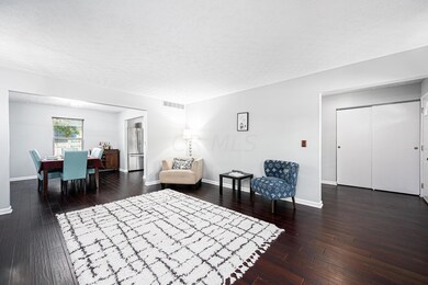 5100 Locust Post Ln 035
