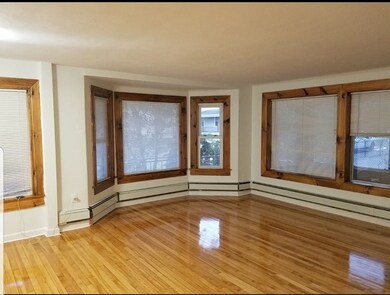 8 Freeland St, Worcester, MA 01603 - photo 3