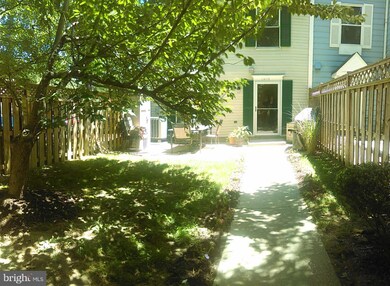 14112 Aldora Cir, Burtonsville, MD 20866 - photo 4