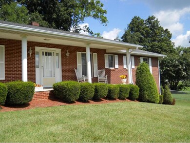 701 Hiwassee Hill Dr, Johnson City, TN 37601 - photo 5