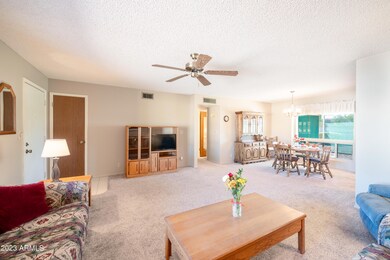 4861 E Flossmoor