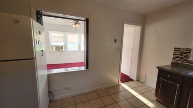 6542 N Hoyne Ave unit 2N, Chicago, IL 60645 - photo 4