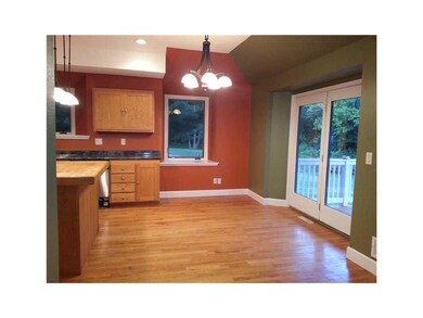 Kitchen. Eat-in area
