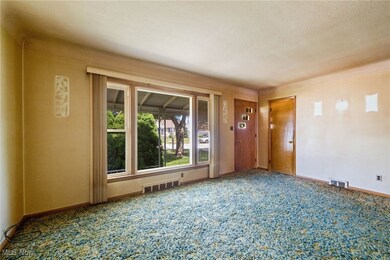 29488 Woodway Dr, Wickliffe, OH 44092 - photo 3