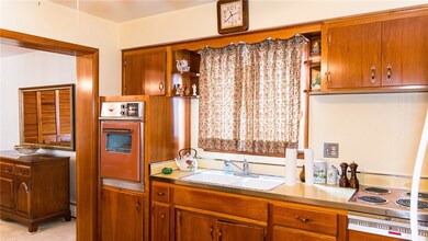 406 Kitchen2