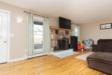 15 Maine Ave, Rensselaer, NY 12144 - photo 4