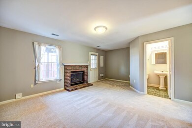 13150 Diamond Mill Dr, Herndon, VA 20171 - photo 6