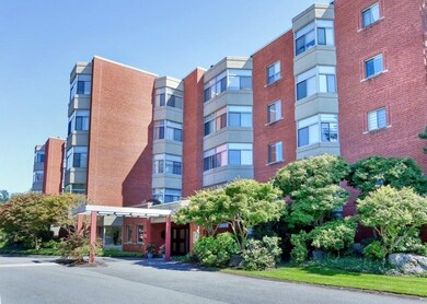 99 Florence St unit 404A, Chestnut Hill, MA 02467 - photo 2