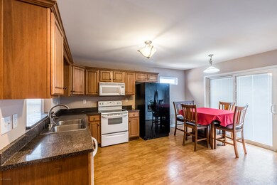 550 Wilke Farm Ave Lville-10