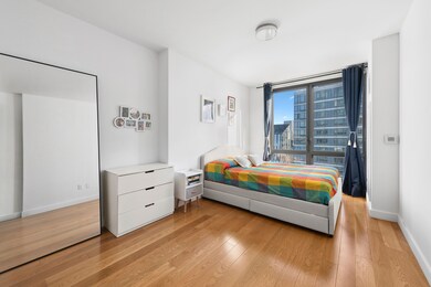 606 W 57th St unit 3307, New York, NY 10019 - photo 6