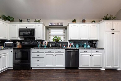 4308 Mockingbird Dr, Granbury, TX 76049 - photo 5